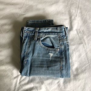 AE distressed mom jean